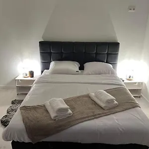 Prachtige In Centrum Met Badkamer ! Apartment Bruges