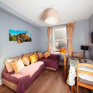 Old Town By The Castle/ Meadows! Apartment Edinburgh