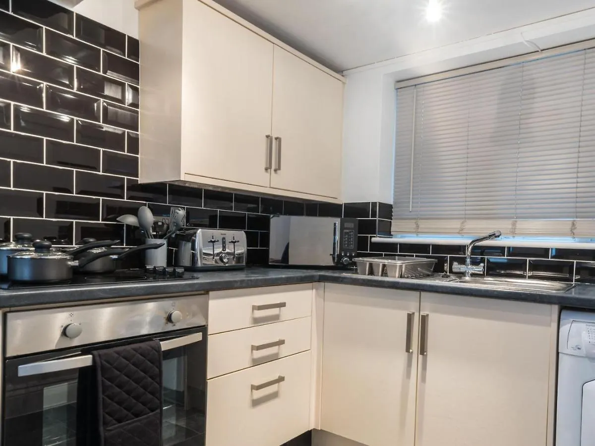 Southernhay Basement Apartment Exeter 0*,